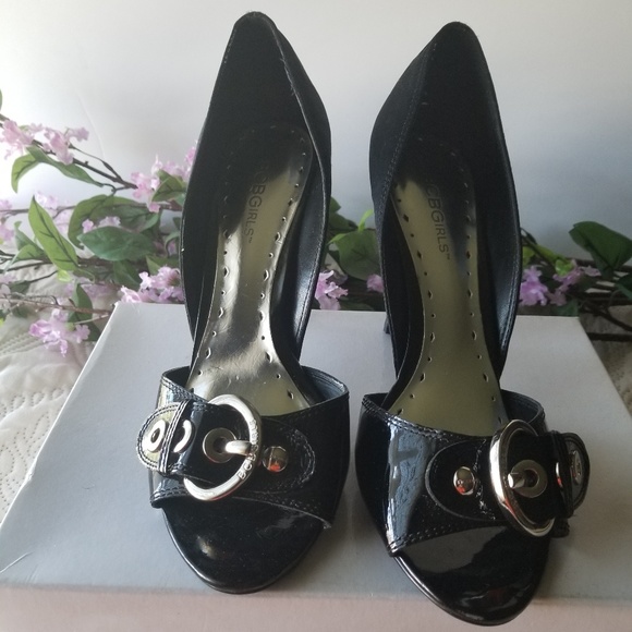 Shoes - Picture 1 of 6